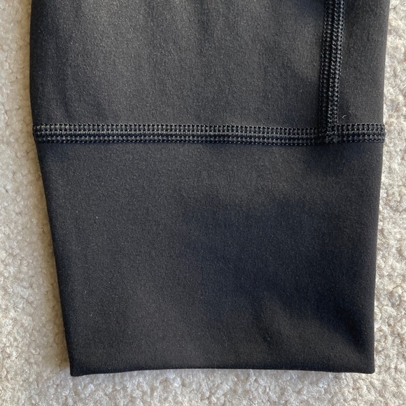Vuori daily leggings- like new - Picture 5 of 10